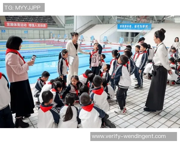 提升初中生身体素质与团队合作能力的足球体育课探索与实践