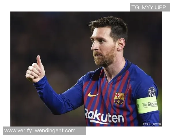 足球明星帅哥的魅力与风采揭秘，盘点那些让人心动的足球场上帅气瞬间